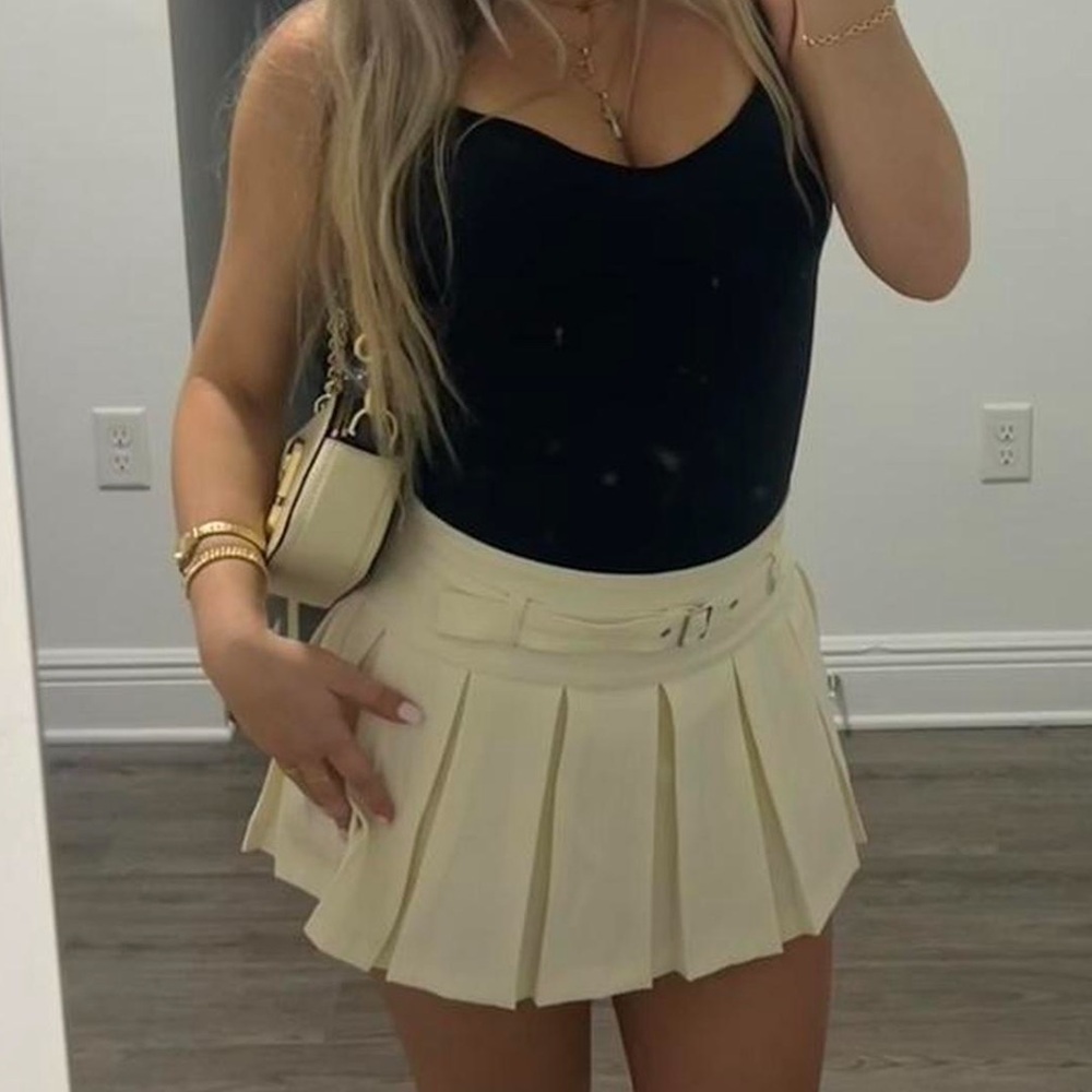 Princess Polly cream mini skort